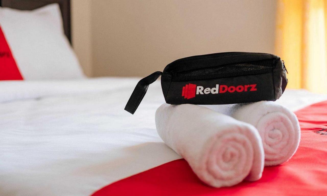 Reddoorz Plus @ Taman Madiun Dış mekan fotoğraf